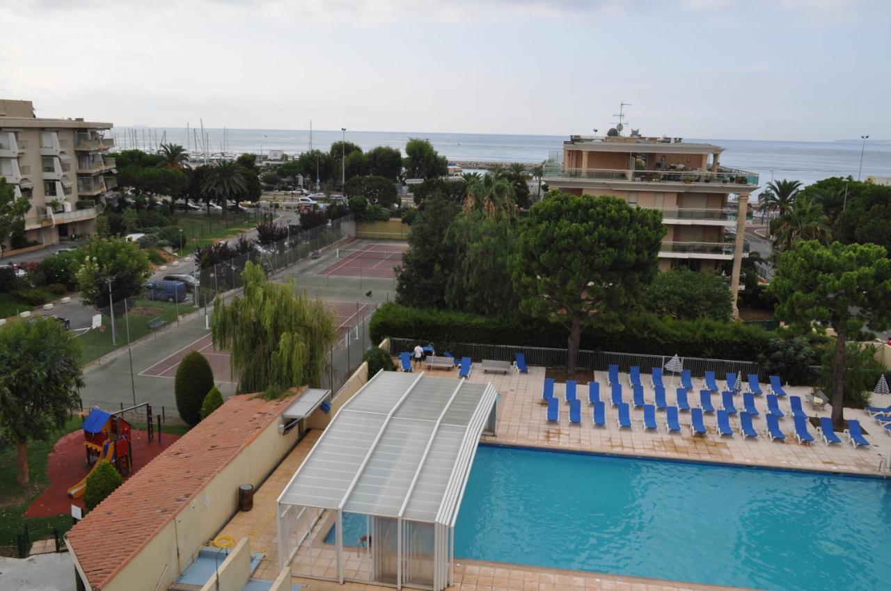 Inter-Residences Heliotel Marine Saint-Laurent-du-Var Eksteriør bilde